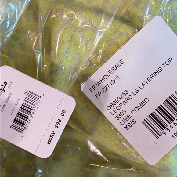 FREE PEOPLE MOVEMENT MYSTERY BOX - Picture 2 of 7